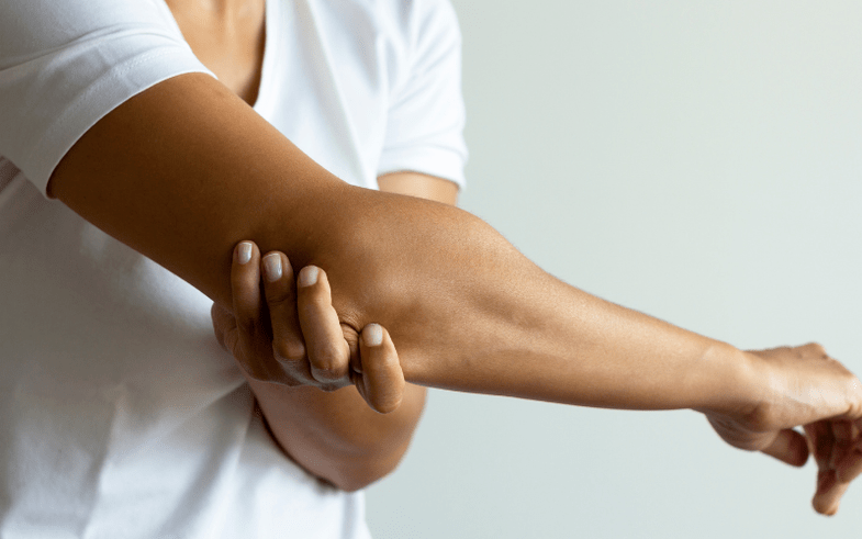 εμφανή συμπτώματα αρθρώσεως των χεριών